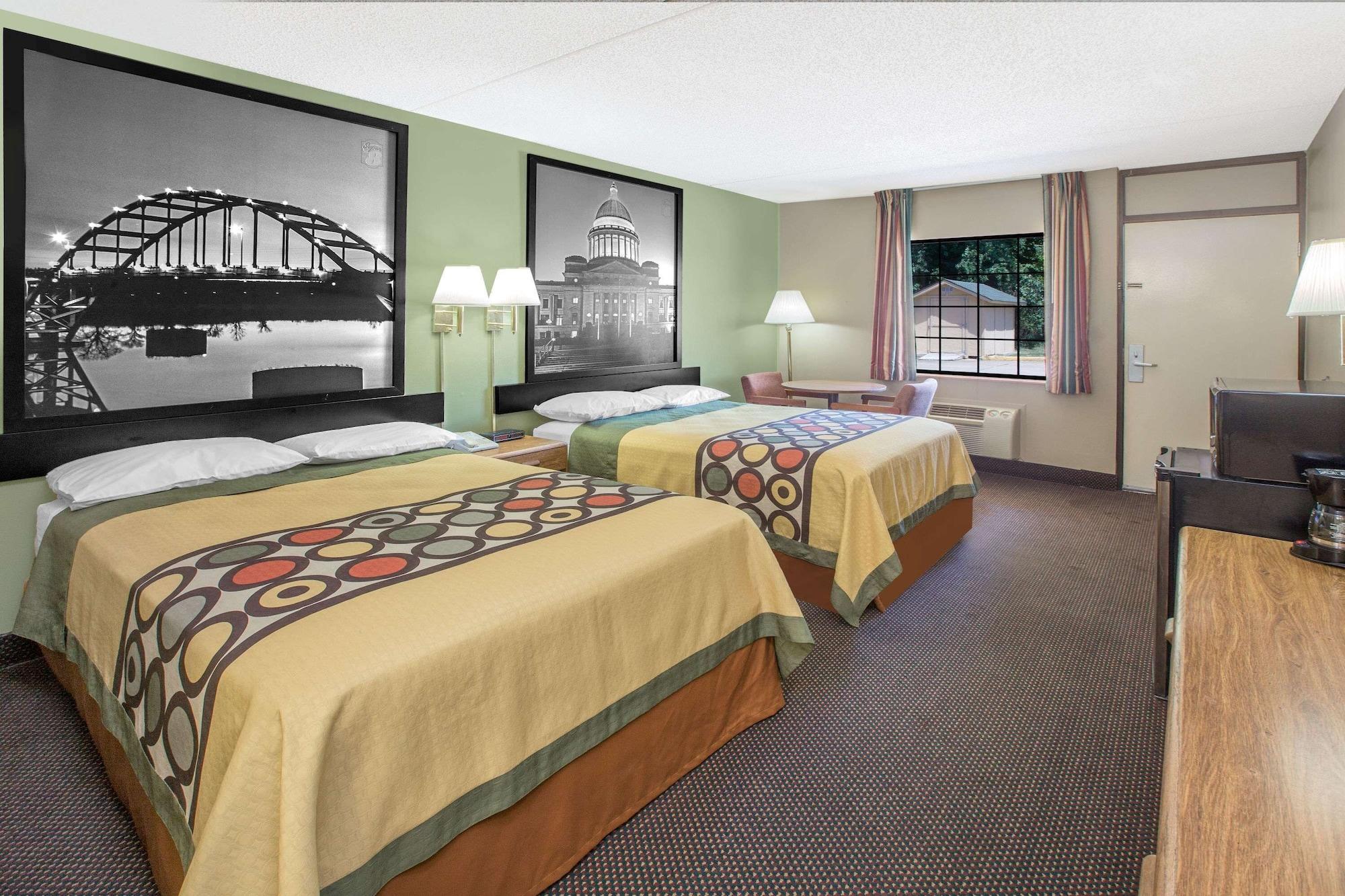 Super 8 By Wyndham Clarksville Ar Esterno foto