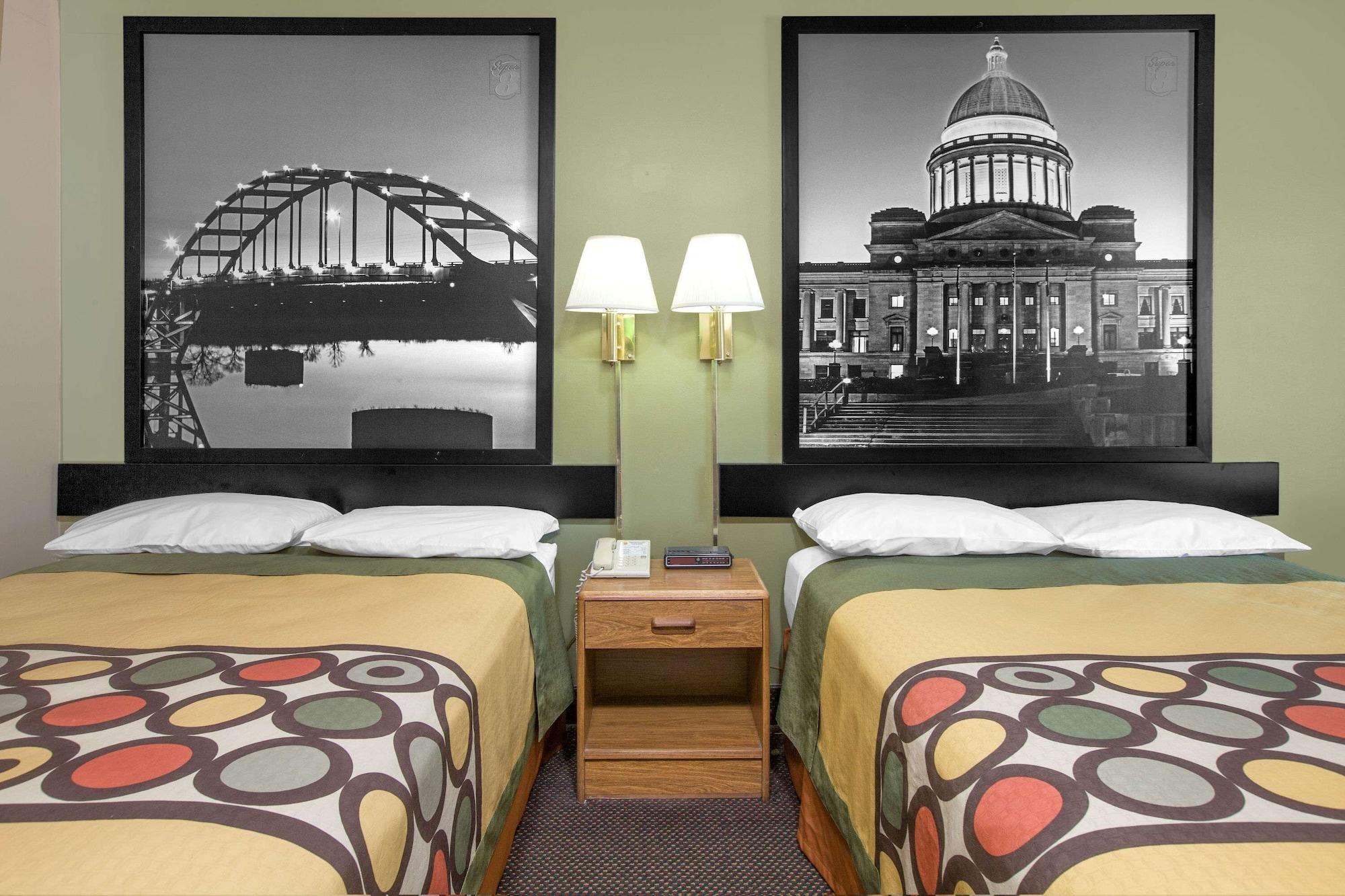 Super 8 By Wyndham Clarksville Ar Esterno foto