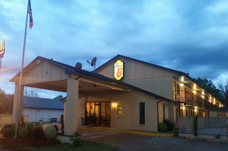 Super 8 By Wyndham Clarksville Ar Esterno foto