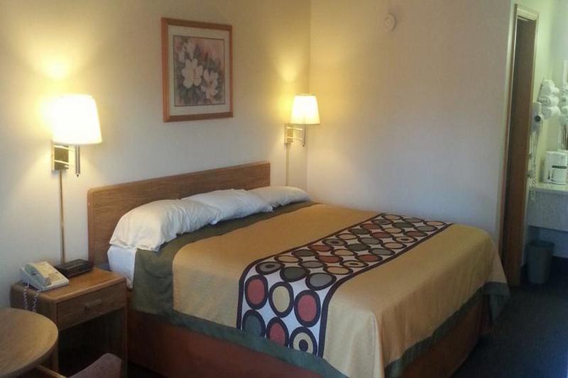 Super 8 By Wyndham Clarksville Ar Esterno foto