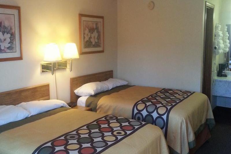 Super 8 By Wyndham Clarksville Ar Esterno foto
