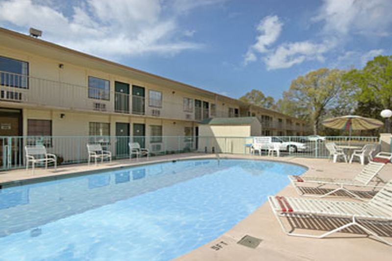 Super 8 By Wyndham Clarksville Ar Esterno foto